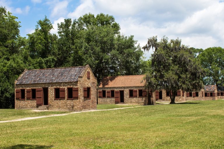 plantation, slave quarters, slavery-1415252.jpg